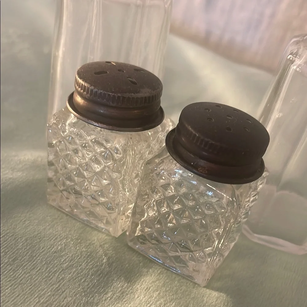Set of Clear Glass Shakers vintage - Picture 3 of 4